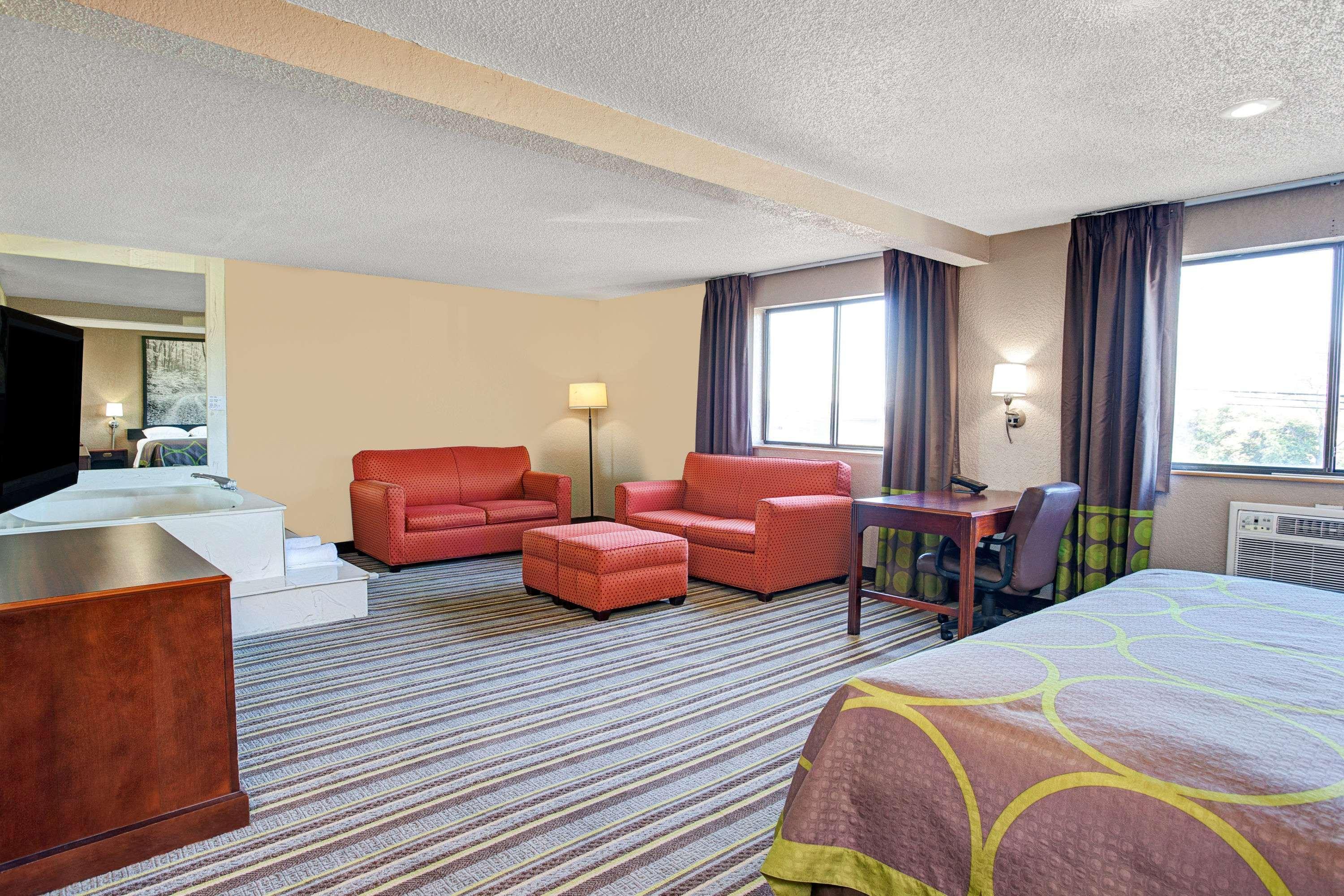 Super 8 By Wyndham Roseville/Detroit Area Kültér fotó
