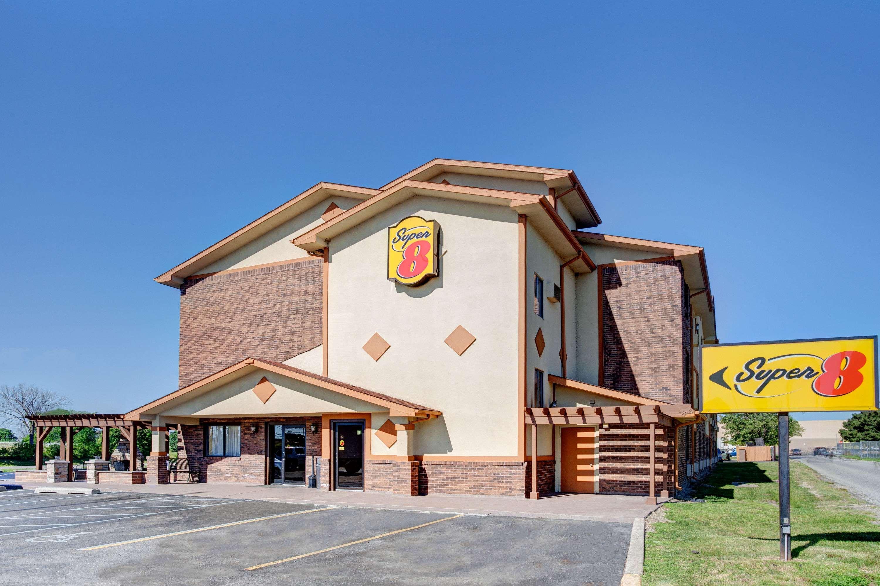 Super 8 By Wyndham Roseville/Detroit Area Kültér fotó